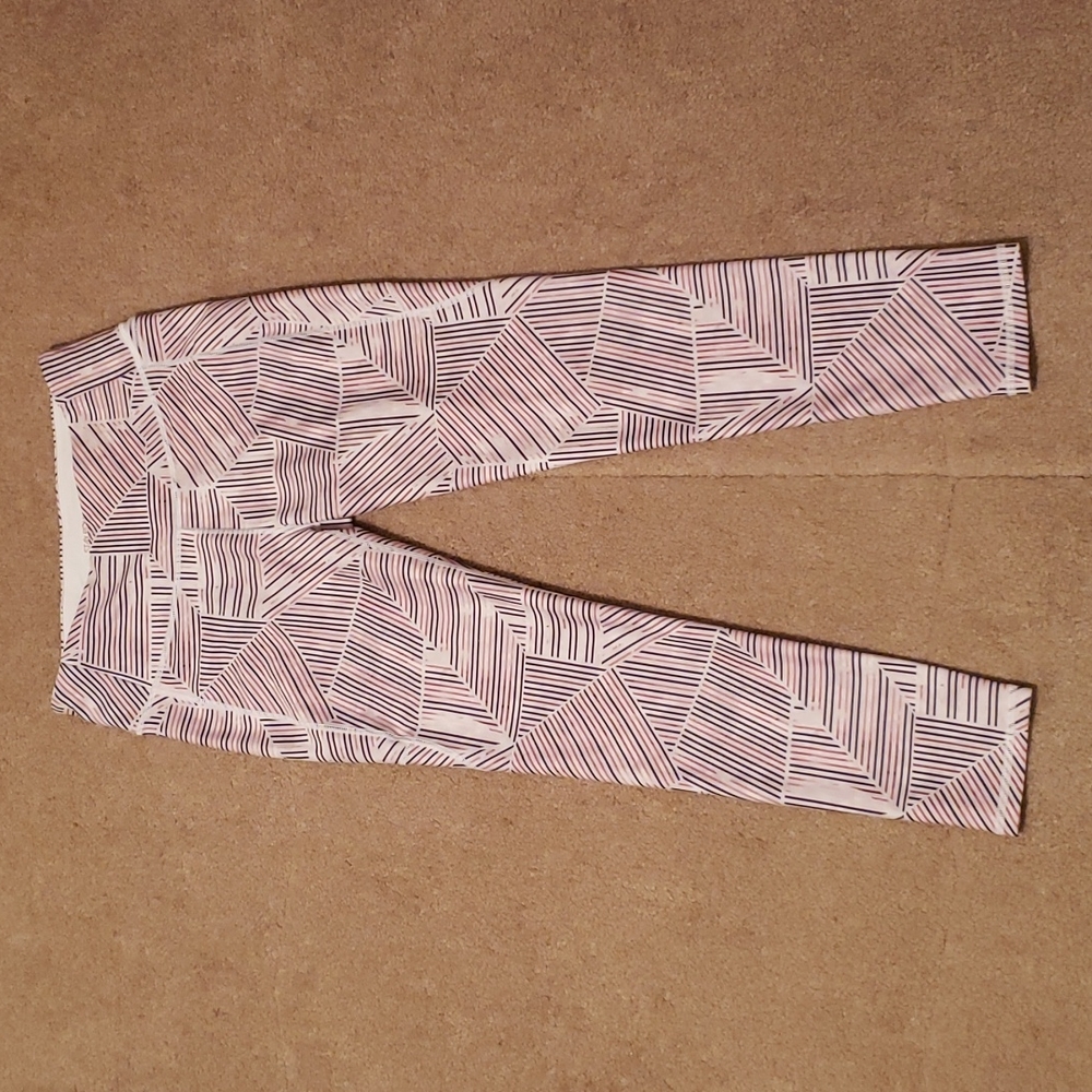 Calia by Carrie Underwood Women's Energized Multi Stripe Printed 7/8 Leg…